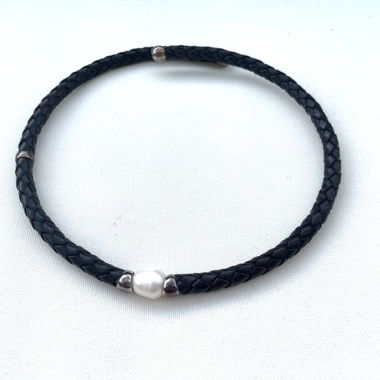 Necklace with Pearl