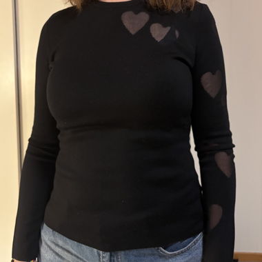 Pull noir à cœur Akris