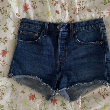 Levi Shorts W27