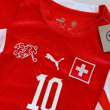 Maillot Suisse Puma Xhaka 10 bébé