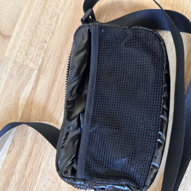 Schwarze Crossbody-Schultertasche
