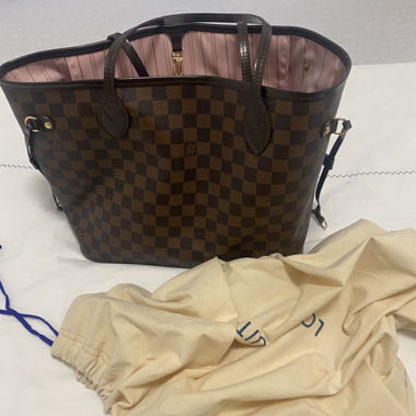 Grand cabas Louis Vuitton Neverfull avec logo