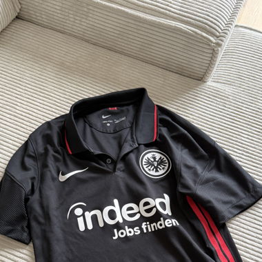 Frankfurt football jersey size M