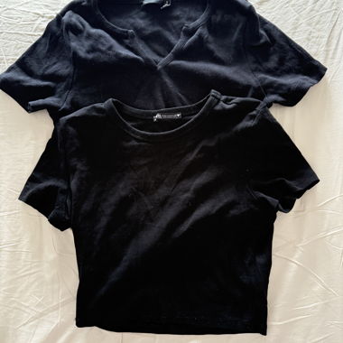 Due t-shirt neri