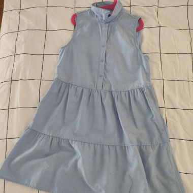 Robe d'été légère (tissu chemise)