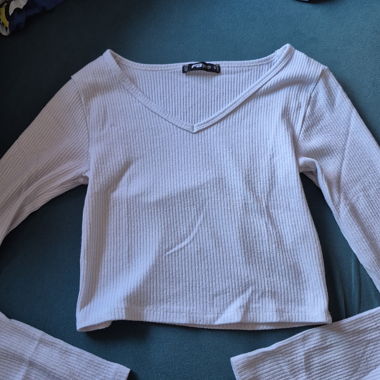 Langärmliges bauchfreies Shirt 