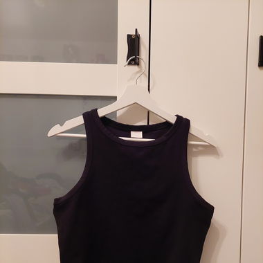 Schwarzes basic top