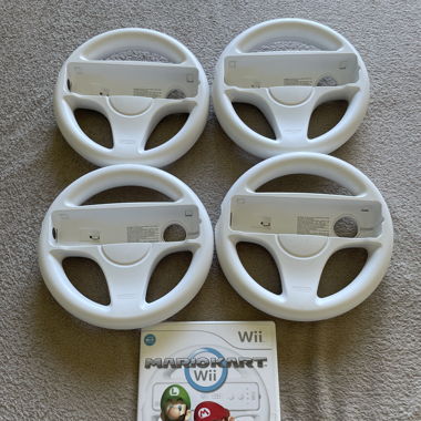 Nintendo Wii Spiel - Mario Kart mit 4 Lenkräder