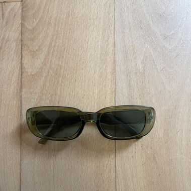 Sonnenbrille grün 