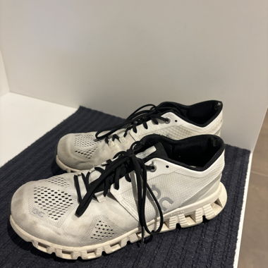 On Running Shoes White/Black