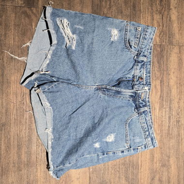 Short en jean déchiré