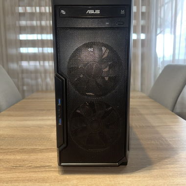 Boîtier PC avec bloc d’alimentation (PSU) et lecteur DVD