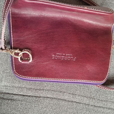 Bellissima elegante borsa in pelle vera