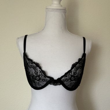 Reggiseno nero con ferretto in pizzo - 80B
