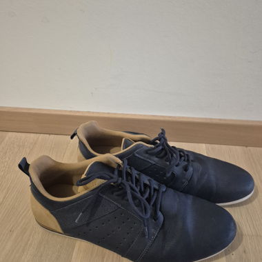 Scarpe eleganti blu navy