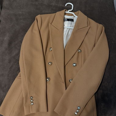 Blazer Zara color cammello