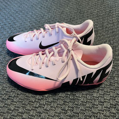 Nike Fussballschuhe Gr. 37.5 pink/rosa