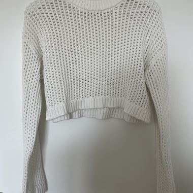 Pull avec des trous