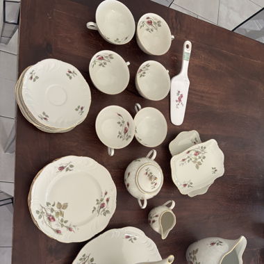Vaisselle en porcelaine Rose mousse