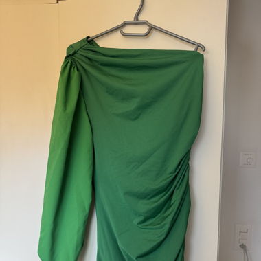KLEID ONE-SHOULDER 