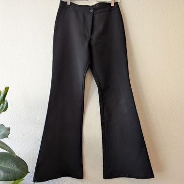 Pantaloni neri a zampa