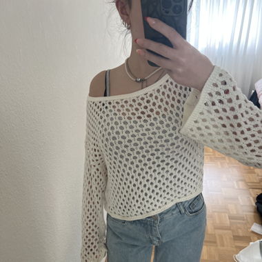 longsleeve mit löcher
