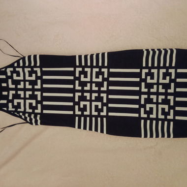 Schwarzes Maxikleid mit Muster
