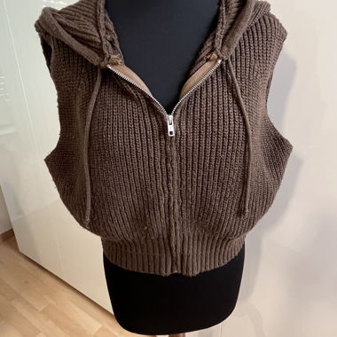 Pull à capuche en maille marron sans manches