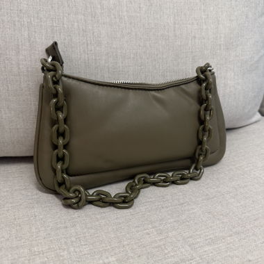 Sac bandoulière olive avec chaîne