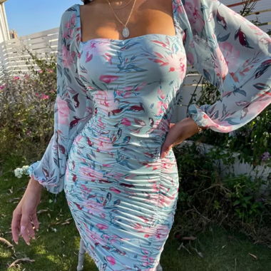Robe bleue à fleurs 