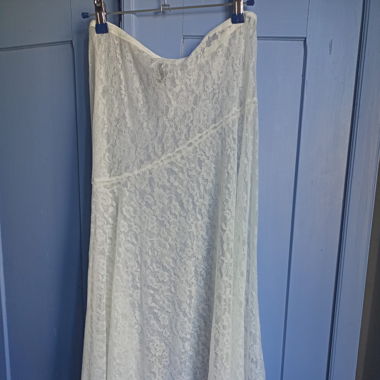 Lace skirt