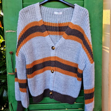 90s Retro Cardigan mit Grunge Vibe