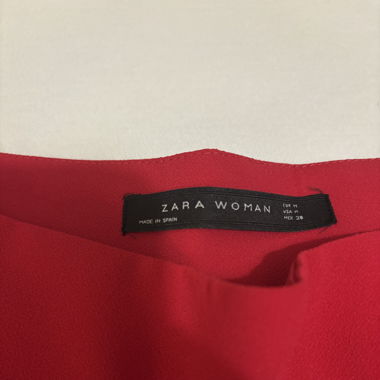 Pantalon Zara Woman, taille M, rouge, estival et confortable !