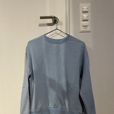 Blauer Pullover