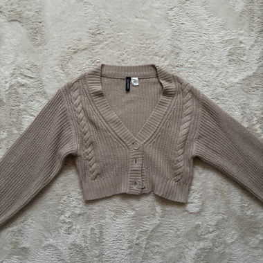 H&M cropped knit vest