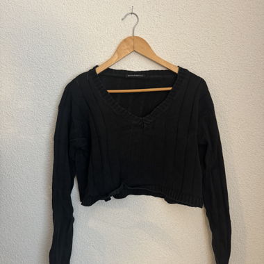 Brandy Melville Cropped Knit Sweater (One Size)