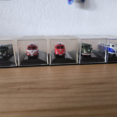 VW T1 Modellauto-Set im Display