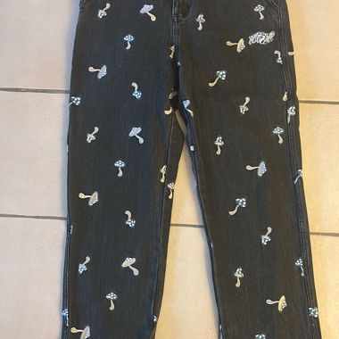 Schwarze Ripndip-Jeans mit Pilzmotiven