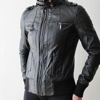 Veste en cuir synthétique, noire