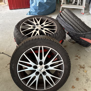 Set mit 4 Felgen mit Sommerreifen VW Polo 2014
