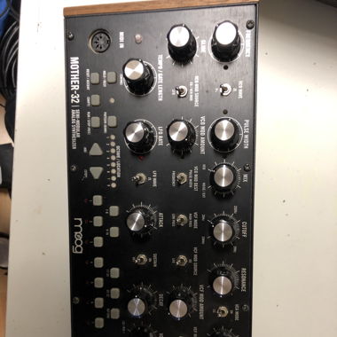 Moog mother 32