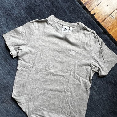 Adidas T-Shirt grau