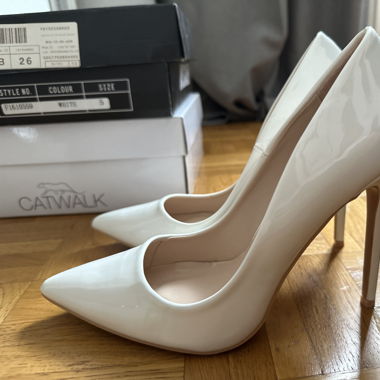 Escarpins blancs vernis 