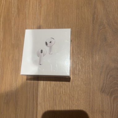 AirPods 4