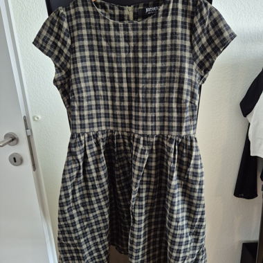 Short summer dress
