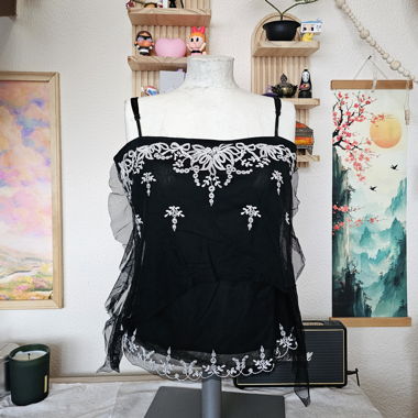 Top in mesh nero ricamato
