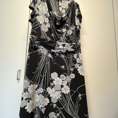 Robe fleurie Sheego noir et blanc