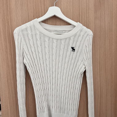 Pulls Abercrombie & Fitch