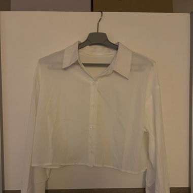 Weisse gecropte Bluse