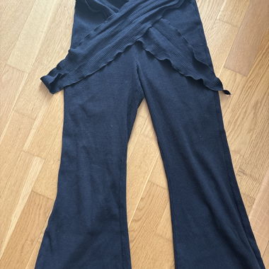 schwarze Stoffhosen mit Bändel von Bershka